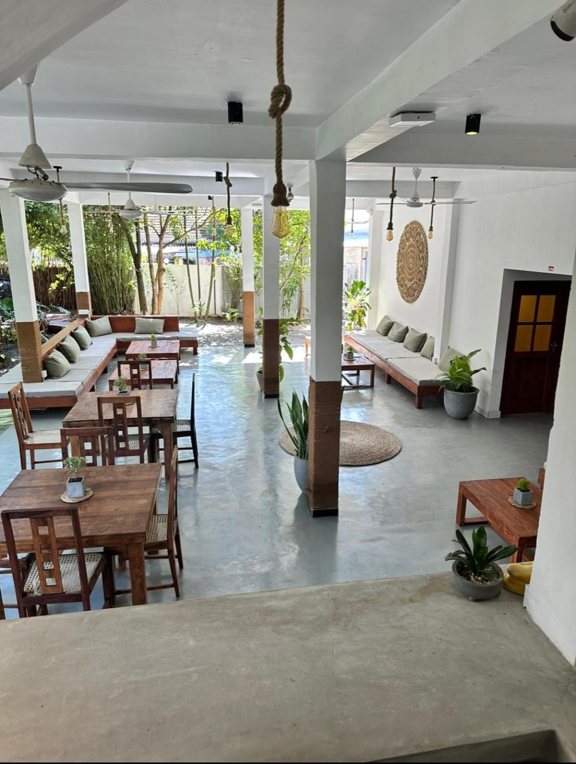 Drifter - Rooms & Food Midigama Exterior photo